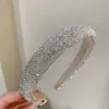 Nova Tiara de Strass de Alta Qualidade para Mulheres, Acessório de Cabelo Moderno e Versátil com um Toque de Luxo Leve, Adequada para Lavar o Rosto