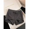Shorts de pijama grises de diseño retro para mujer, nuevo modelo verano 2026, talla grande, corte ajustado, shorts versátiles para casa
