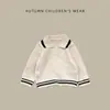 Suéter Infantil Outono/Inverno Tricô Vazado Gola Polo Crianças Cor Off-White Bloco de Cores Camada Base para Meninos e Meninas Tendência