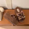 Chinelos de inverno pequenos forrados com fleece para mulheres, para usar ao ar livre, novo estilo, com sola grossa, meio chinelo retrô, chinelos de algodão com estampa de leopardo, 2026