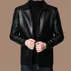 Jaqueta de couro Haining transfronteiriça para homens, novo estilo outono e inverno 2026, estilo pai, forrada com fleece, jaqueta espessa de pele de carneiro