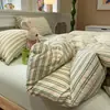 Juego de cuatro piezas de algodón arrugado lavado ultrasuave Clase A, funda de edredón a rayas simple, sábana, sábana ajustable, juego de tres piezas para cama de dormitorio estudiantil