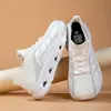 Tênis esportivos Flyknit transfronteiriços, biqueira larga, forma larga, projetados para pés largos, respiráveis, com amortecimento e sola macia, tênis de corrida plus size para homens
