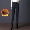 8115 Calça Jeans Forrada com Lã de Inverno Perna Afunilada Calça para Mulheres de Meia-Idade Elástica Cintura Alta Botão Duplo Acolchoada Calça de Algodão Calça Mom
