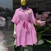 Vestido Chemise Feminino Transfronteiriço Europeu e Americano Moda Nova Primavera Listrado Rosa Estiloso de Manga Curta com Gola Reversível e Amarração