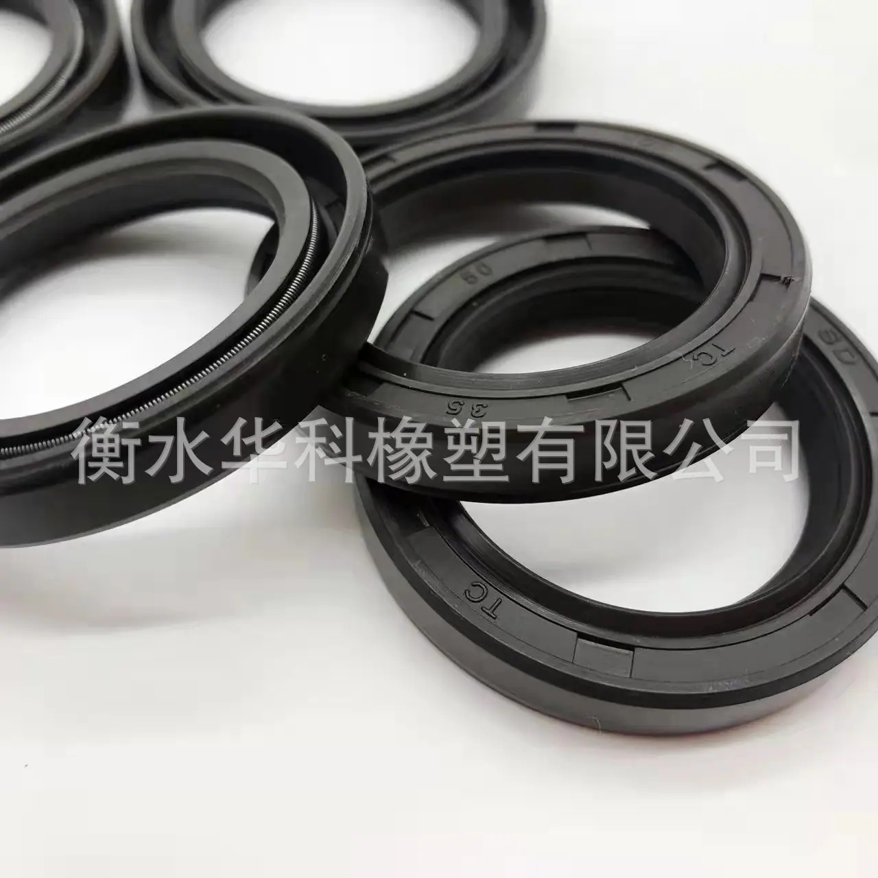 黑色骨架油封
