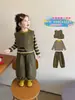 Conjunto de Ropa de Otoño para Niñas 2026 Nuevo de Moda Chaleco Estilo Coreano de Otoño para Niña Pequeña Bebé Elegante Conjunto de Tres Piezas