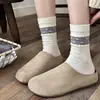 Meias florais para mulheres com punhos bolha, estilo japonês moderno, esquema de cores cinza e roxo, laço duplo de cor contrastante, meias de cano médio, meias empilhadas