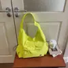 2026 Nova Bolsa de Nylon Estilo Simples de Verão Bolsa de Ombro Feminina Grande Capacidade Versátil Casual para o Dia a Dia Bolsa Tote