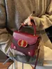 Bolsa Cruzada Popular de Textura Roja con Forma de Caja de Este Año 2025 Nueva de Moda Versátil Bolsa Pequeña Bolsa Cuadrada Pequeña