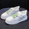 Tênis Branco com Velcro Feminino 2026 Primavera/Outono Novo Versátil com Solado Grosso Popular para Exportação Respirável Casual para Mulheres