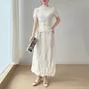 Conjunto de Dos Piezas Issey Miyake, Elegante para Mujer, Color Sólido Gradiente, Chic, Versátil, Camiseta de Manga Corta y Falda