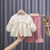 Ropa para niños al por mayor traje de niña primavera y otoño nuevo ropa para niños estilo occidental camisa suelta de manga larga pantalones acampanados de calle frita conjunto de dos piezas