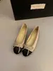 Primeiro Encontro: Sapatos Mary Jane Ji Wanwan com Laço e Bico Baixo para Mulheres, Novos Flats Slip-On para o Trabalho 2026