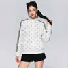 Cinta tejida de color contrastante con lunares ropa de protección solar chaqueta para hombre top blanco verano deportivo ropa ligera de protección solar cárdigan para mujer