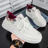 Zapatillas para Hombre 2026 Nuevas de Primavera Ligeras Casuales para Adolescentes Retro Versátiles Deportivas Transpirables Tendencia Calzado