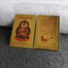Los fabricantes suministran 12 tarjetas de lámina de oro del zodiaco, 12 tarjetas de oro del zodiaco, ocho tarjetas de oro de plástico de los guardianes, tarjetas de vida
