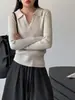 Juzhi Outono Novidades Estilo Coreano Senso de Design Ajustado ao Corpo POLO Peça Externa Emagrecedor Gola V Top D175