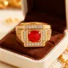 Anillos de Moda Europeos y Americanos, Anillos Dominantes Exagerados de Zirconia con Diamantes Grandes para Hombres, Anillos Creativos de Lujo Ligero Micro-Incustados para el Dedo Índice Venta al por Mayor