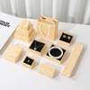 Caja de Embalaje de Joyería Beige de Venta Caliente con Cielo y Tierra Beige, Lazo Impreso a la Moda, Caja de Joyería de Regalo de Vacaciones de Alta Gama