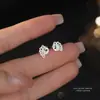 Pendientes Exquisitos de Plata de Ley S999 Calados de Pavo Real para Mujer, Modernos con Estilo, Pequeños, Dulces y Frescos, Pendientes para Perforación de Oreja al por Mayor