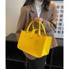 Celebridad de internet todo-combinable ins bolsa de fieltro 2022 otoño e invierno versión de red gran capacidad bolso de trabajo para llevar en la mano bolsa de compras