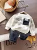 Traje de Invierno para Niños 2025 Nuevo Pantalones de Terciopelo con Bolsillo de Solapa de Mezclilla Sudadera Ropa de Otoño e Invierno para Bebés Niños Conjunto de Dos Piezas