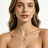 Set de Collar Abstracto con Lazo Chapado en Oro de Acero de Titanio de Lujo Ligero Cadena para Clavícula Versátil de Moda Joyería con Sentido de Diseño de Nicho