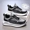 Zapatos de Hombre Verano 2026 Nuevos de Moda Versátiles Casuales Zapatos Deportivos para Hombre Suela Gruesa que Aumenta la Altura Transpirables Zapatos de Papá