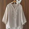 Nueva Camisa Bordada de Algodón y Lino Artístico de Cuello V Vintage 2025 para Mujer, Top Holgado Casual Versátil de Manga Larga para Verano, Moderno