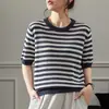 Camisa Base Básica Elegante Fina de Manga Curta com Gola Redonda Slim-Fit Listrada Clássica para Primavera/Verão Feminina