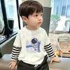Camiseta de algodão puro para meninos, novo estilo de outono, versão coreana estilosa, agasalho de outono infantil, blusa listrada estilo duas peças falsas