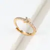 Anillo Abierto de Letra 3D Estilo Europeo y Americano Transfronterizo Rongxing para Mujer Banda Delgada de Círculo Completo Incrustado con Piedras Anillo Decorativo de Personalidad Ajustable