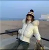 Abrigo Corto de Algodón Acolchado Estilo Dulce y Picante con Cuello Grande de Piel para Mujer Invierno Cintura Ceñida Alto Holgado Adelgazante Estilo Perezoso Cálido