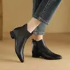Botines Cortos de Algodón Terciopelo Retro Francés para Mujer 2025 Nuevo Otoño e Invierno Botines de Piel Suave Color Nude Punta Fina Tacón Bajo Grueso Botines de Piel Suave