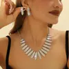 Traje de Novia Europeo y Americano Joyería para Mujer Cadena para el Cuello de Diamantes Completos Super Brillante Pendientes Vestido de Tres Piezas Traje de Joyería para Boda