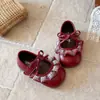 Sapatos de Princesa Macios para Meninas 2026 Primavera/Verão Novos Moda Infantil Versátil Sapatos Casuais Mary Janes Sapatos Pequenos de Couro Sapatos Únicos
