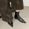 Primeiro Encontro Botas de Cano Curto Ji Versáteis Bico Fino Femininas 2026 Outono/Inverno Novas Botas de Salto Grosso Nicho Emagrecedoras Salto Alto Botas Martin