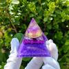 Comercio exterior transfronterizo explosiones bola de cristal pirámide grava de cristal resina adornos hechos a mano para escritorio en casa