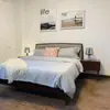 Lámpara de mesa de lujo ligero post-moderna minimalista nórdica, lámpara de noche de diseñador para dormitorio, sala de estar de alta gama, vidrio decorativo, diseño creativo