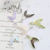 Colgante de Aleación con Tachuelas de Diamante en Forma de Cola de Pez Gradiente Brillante Soñador de Colores Accesorios DIY para Pulseras y Pendientes de Cuentas