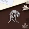 Nuevos accesorios de joyería de mariposa de perlas altas DIY clip para el cabello tejido a mano con cuentas accesorios para el cabello pendientes material venta al por mayor
