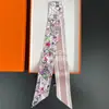 Pañuelo de Seda Twill de Hangzhou Pequeño Largo Nueva Letra Moda Combinable Banda para el Cabello Pañuelo Estilo Occidental Decorativo Combinación Camisa