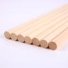 Palo redondo de madera, palo de pino, palo redondo de madera, palo redondo de madera maciza, modelo de construcción hecho a mano, procesamiento de palos de madera, palo redondo de madera