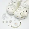 2026 Nueva Moda Gama Alta Plata Mariposa Niña Corazón Agujero Zapatos Accesorios DIY Decoraciones Pedrería Dijes para Zapatos