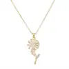 Colar de Transporte com Pingente Giratório de Girassol Totalmente Cravejado de Luxo Leve Corrente de Clavícula Grande Flor Elegante de Nicho Aço Inoxidável Sem Cor
