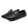 Loafers Masculinos de Couro Estilo Retrô Primavera/Verão 2025 Sapatos de Dirigir Slip-On Tendência Mocassins Estilo Coreano Tamanho Grande