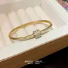 Pulsera de Acero de Titanio que No se Desvanece para Mujer, Galvanizado al Vacío de 18K, Pulsera con Cierre de Moda Versátil, Joyería Transfronteriza