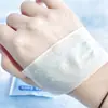Conjunto de 2 peças de desenhos animados de adesivos refrescantes, adesivos de gelo de resfriamento físico para alívio do calor do verão, portátil para estudantes, treinamento militar e resfriamento de celular