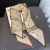 Bufanda Larga Versátil de Seda para Primavera y Otoño, Usada como Decoración de Cintura, Combinada con un Toque de Lujo, Presentando una Cinta de Moda Estampada por Ambos Lados y un Elegante Pañuelo Cuadrado Pequeño